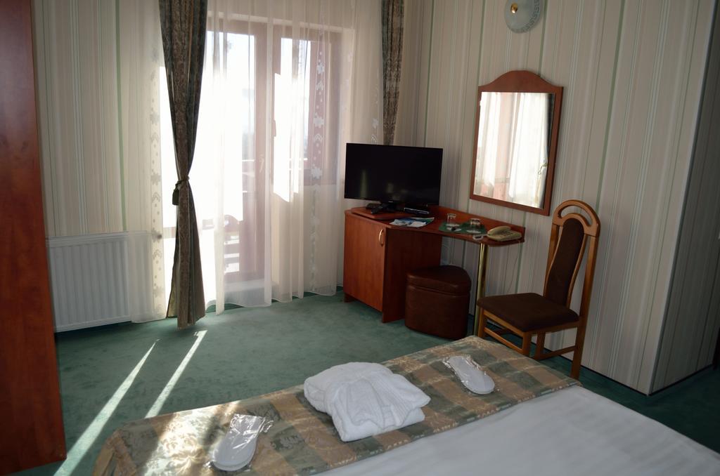 Hotel Rusu Петрошани Экстерьер фото