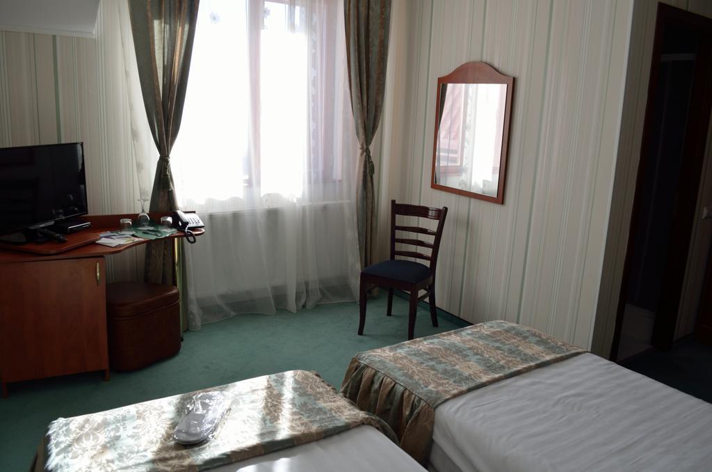 Hotel Rusu Петрошани Экстерьер фото
