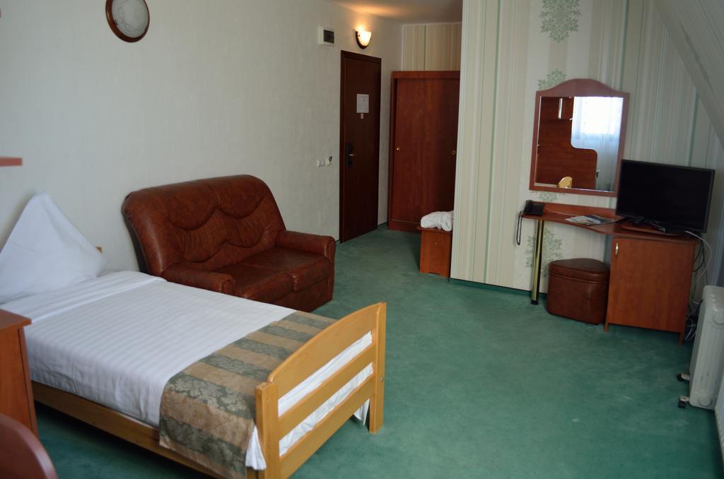 Hotel Rusu Петрошани Экстерьер фото